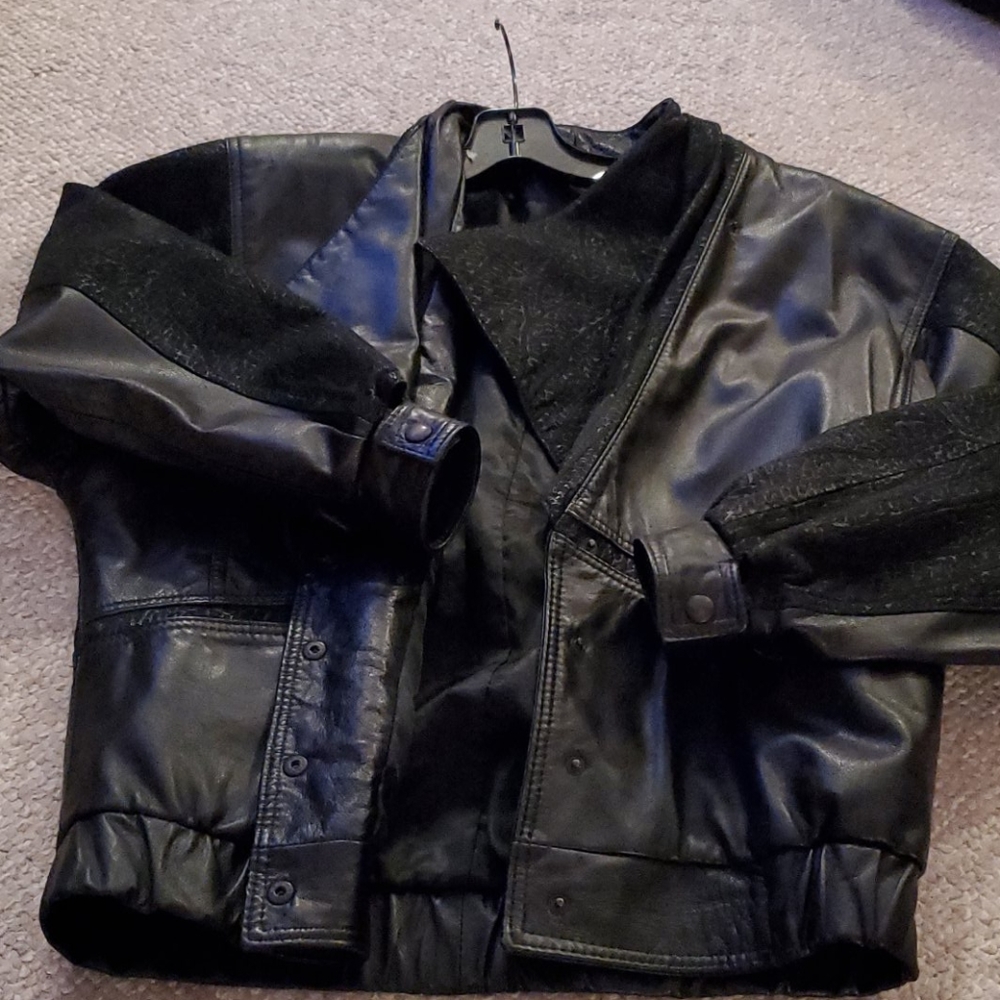 Vintage Auth womens leather jacket
